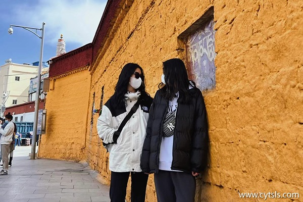 倆女孩去西藏旅游要花多少錢(qián)