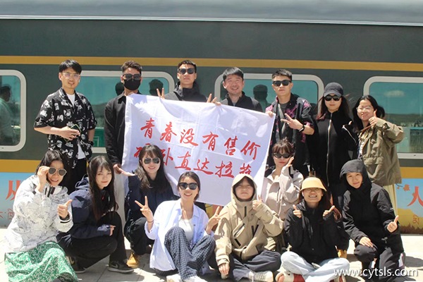 十月報(bào)團(tuán)去西藏旅行一人多少錢(qián)